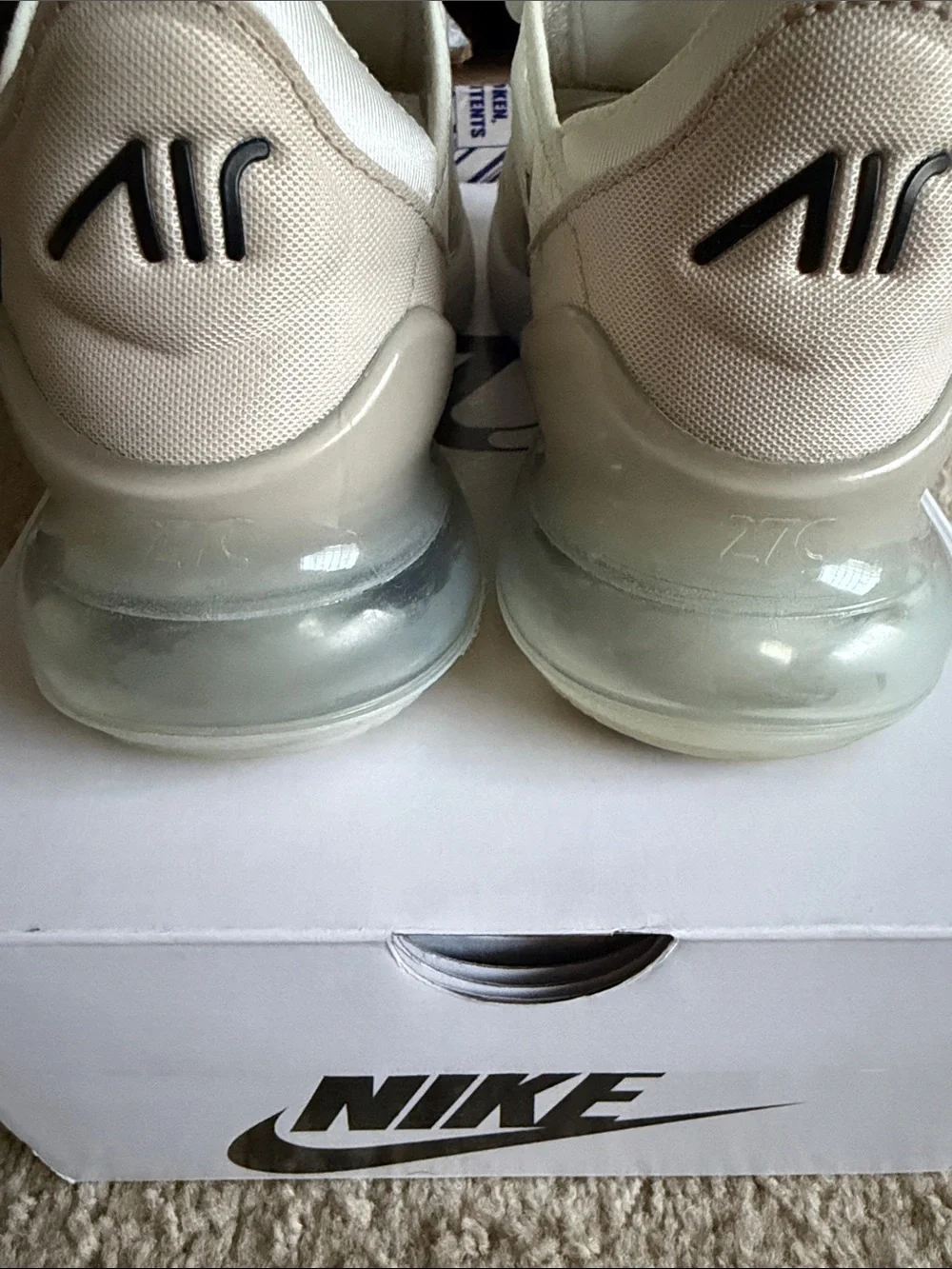 Nike- W Air Max 270